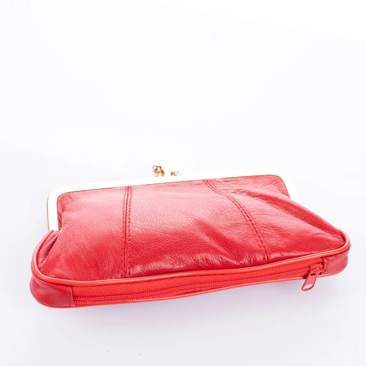 Amigos Valódi bőr csatos pénztárca piros színben