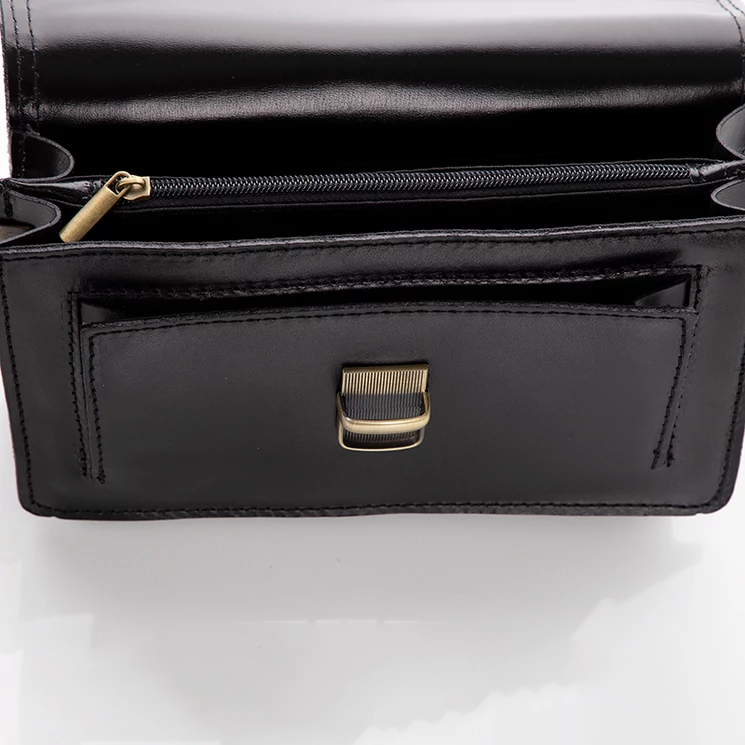 TASSO Valódi bőr autóstáska sötétbarna színben