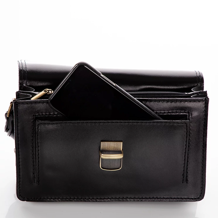 TASSO Valódi bőr autóstáska sötétbarna színben