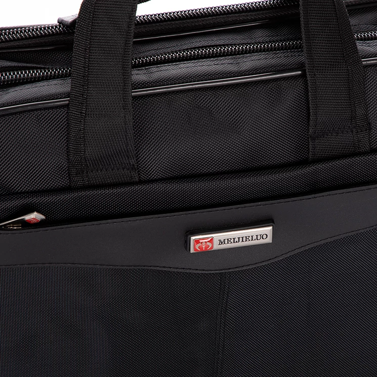 Fekete üzleti táska laptoptartóval 3181