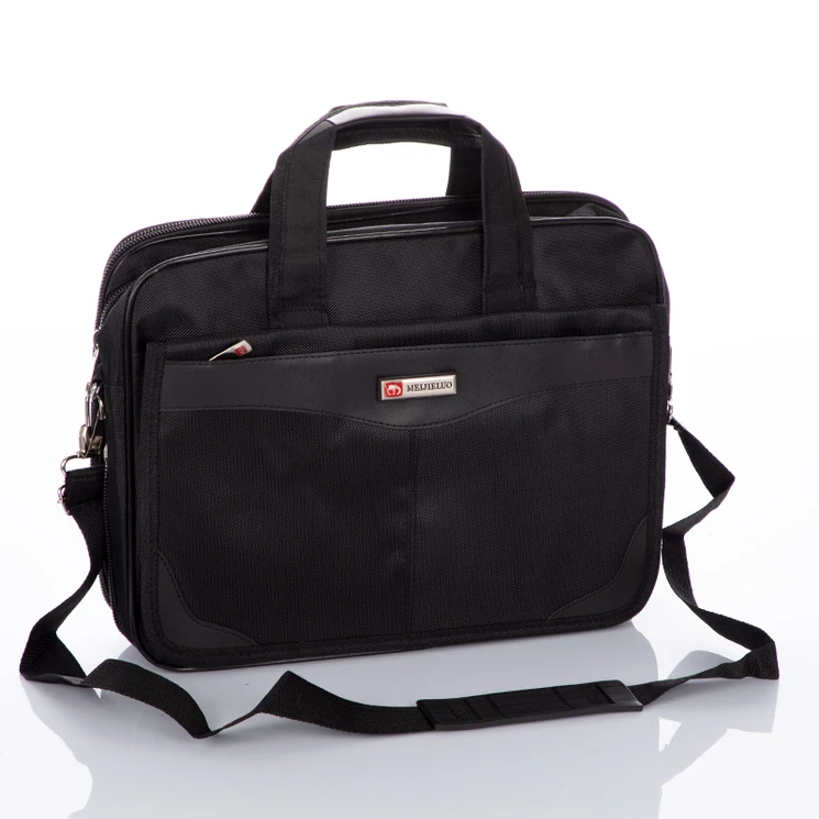 Fekete üzleti táska laptoptartóval 3181