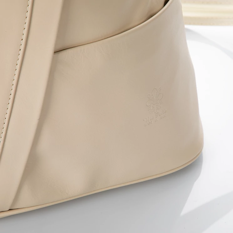 Valódi bőr női hátizsák bézs színben 6925