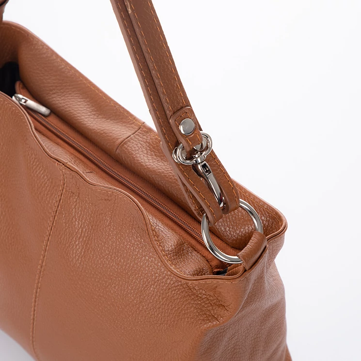 Valódi bőr női táska világosbarna színben