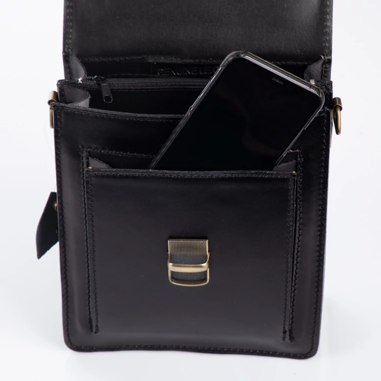 TASSO Valódi bőr férfi válltáska fekete színben