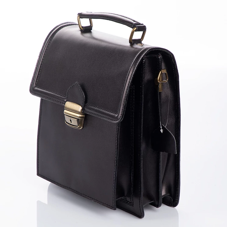  Valódi bőr férfi oldaltáska fekete színben