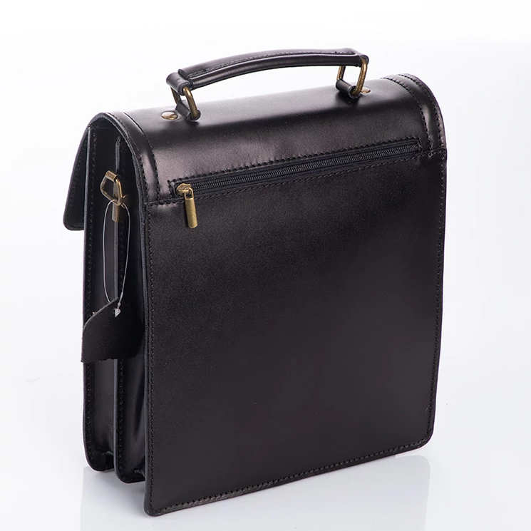  Valódi bőr férfi oldaltáska fekete színben