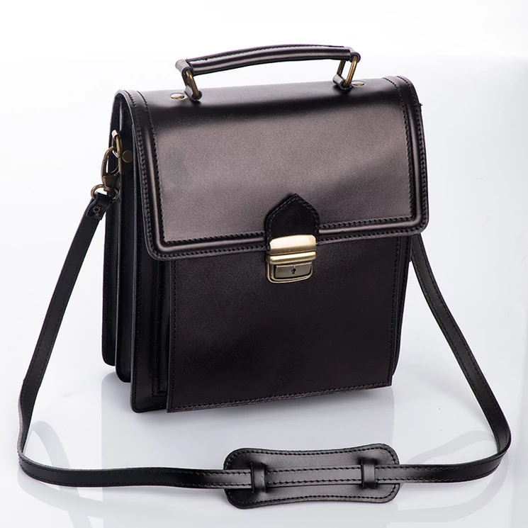  Valódi bőr férfi oldaltáska fekete színben