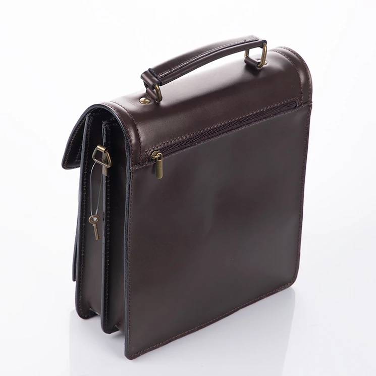  Valódi bőr férfi oldaltáska sötétbarna színben