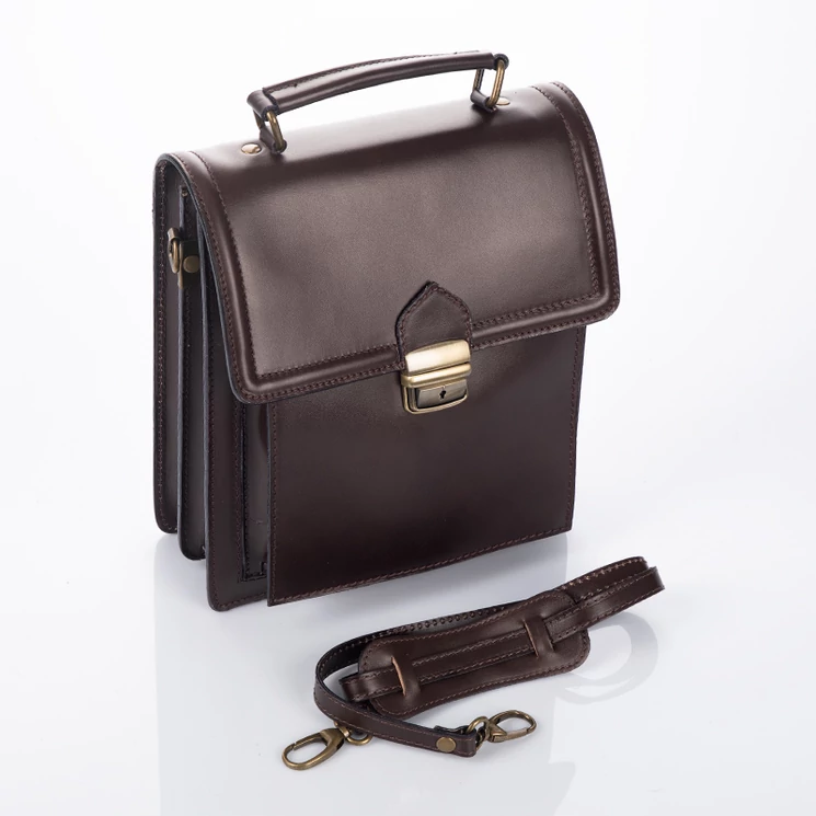  Valódi bőr férfi oldaltáska sötétbarna színben