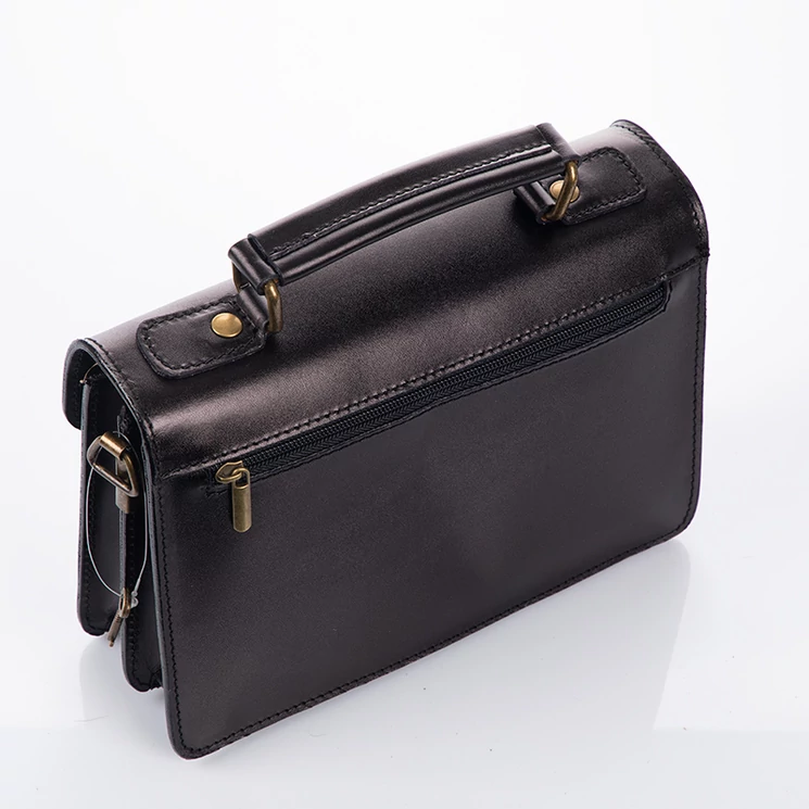 Praktikus férfi bőrtáska sötétbarna színben