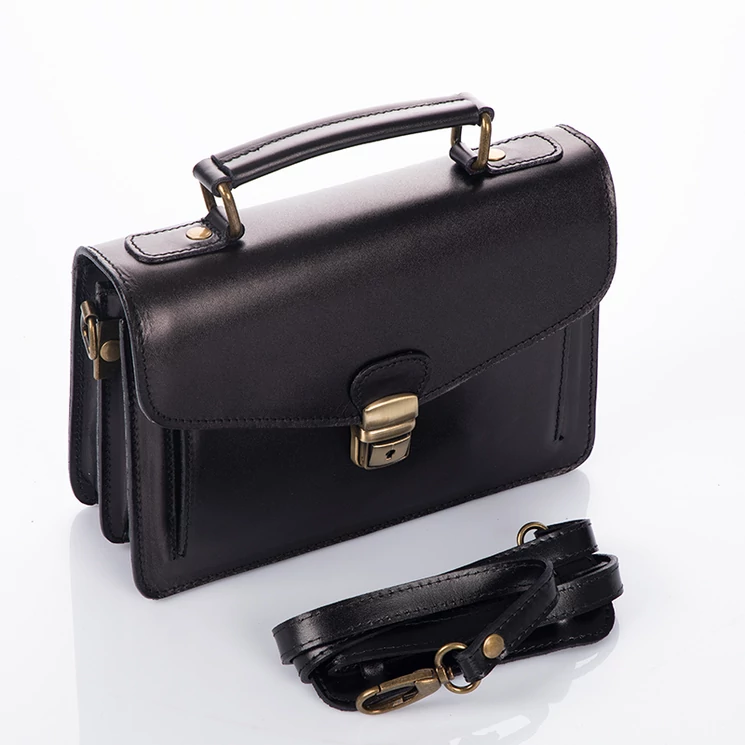 Praktikus férfi bőrtáska sötétbarna színben