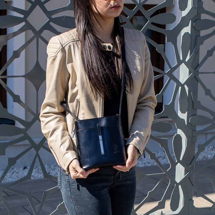 Borse Gianni Valódi bőr női táska fekete színben