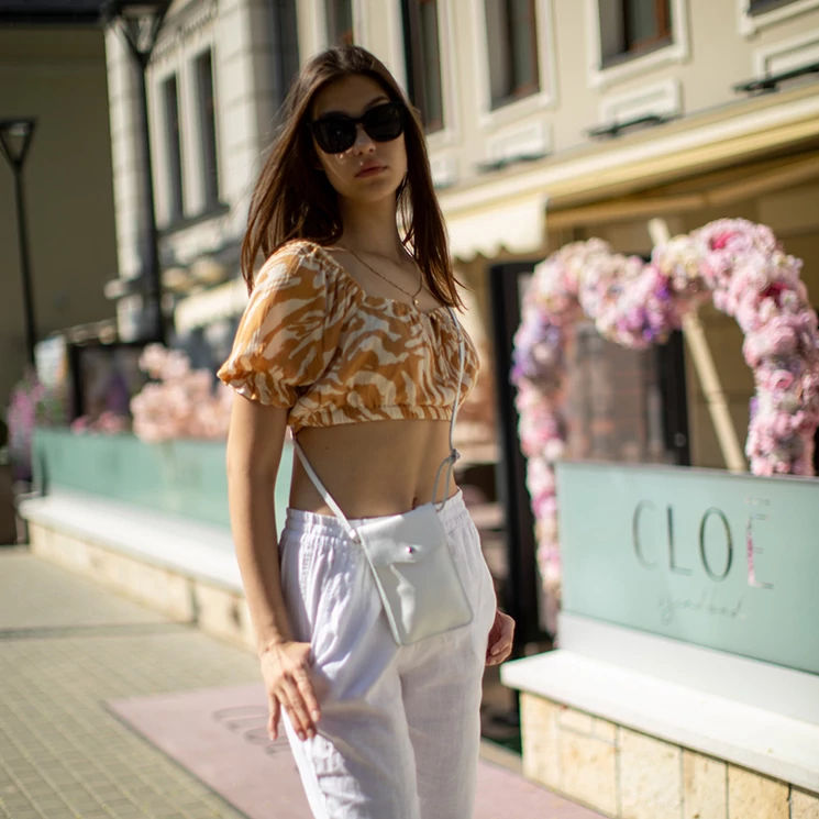 Valódi bőr telefontartó fehér színben