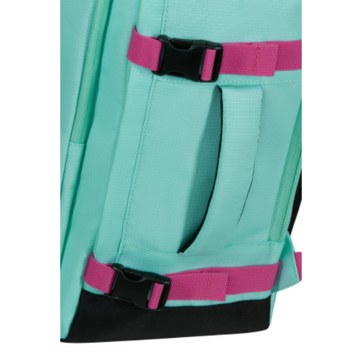American Tourister WizzAir méretű fedélzeti táska 40x30x20 cm TAKE2CABIN