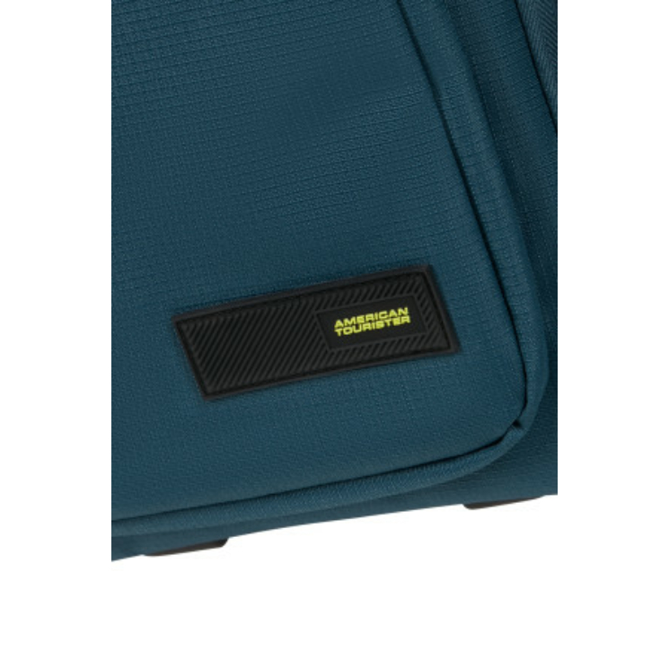 American Tourister WizzAir méretű fedélzeti táska Kerekekkel 40x25x20 cm TAKE2CABIN