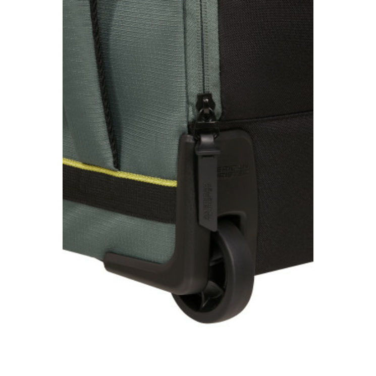 American Tourister WizzAir méretű fedélzeti táska Kerekekkel 40x30x20 cm TAKE2CABIN
