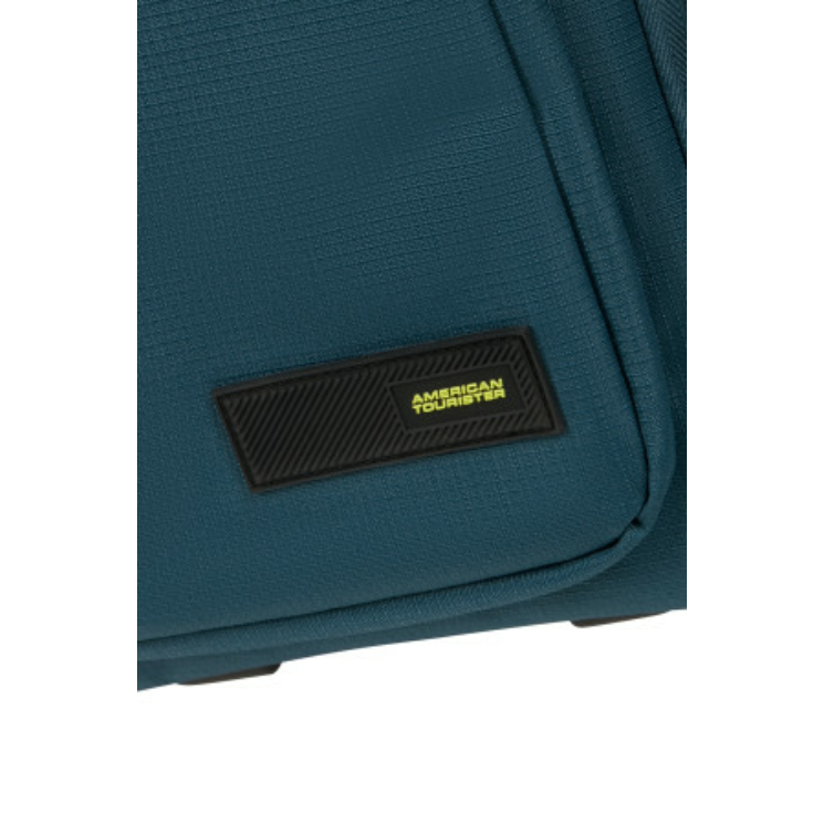 American Tourister WizzAir méretű fedélzeti táska Kerekekkel 40x30x20 cm TAKE2CABIN