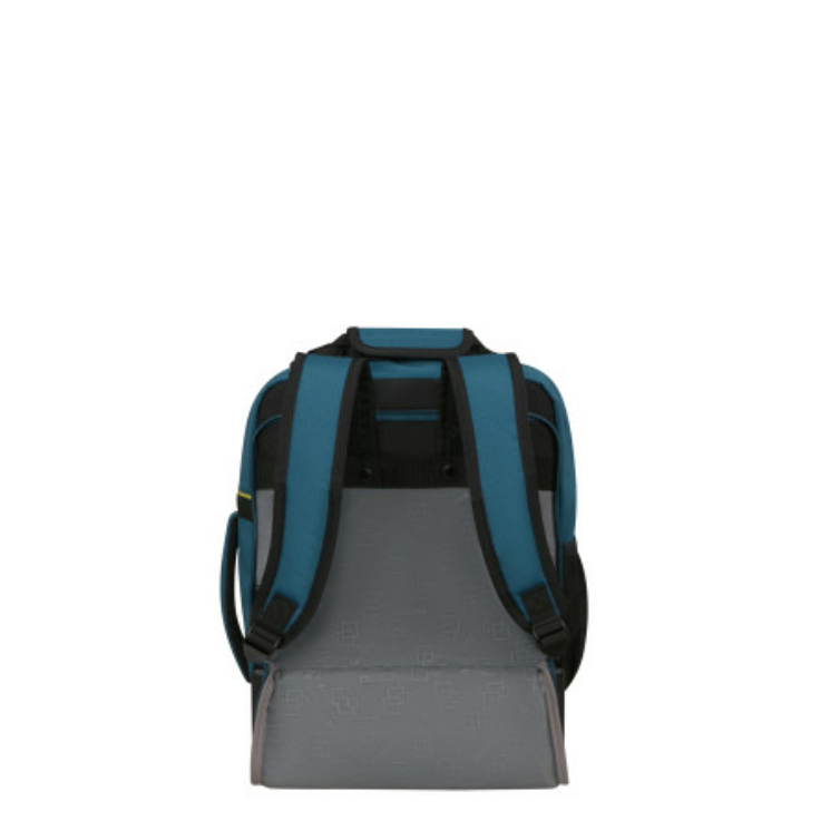 American Tourister WizzAir méretű fedélzeti táska Kerekekkel 40x30x20 cm TAKE2CABIN