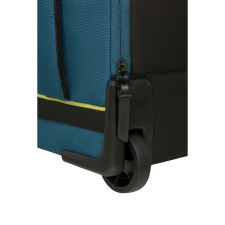 American Tourister WizzAir méretű fedélzeti táska Kerekekkel 40x30x20 cm TAKE2CABIN