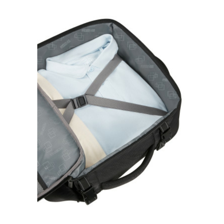 American Tourister WizzAir méretű fedélzeti táska 45x36x20 cm TAKE2CABIN PRO