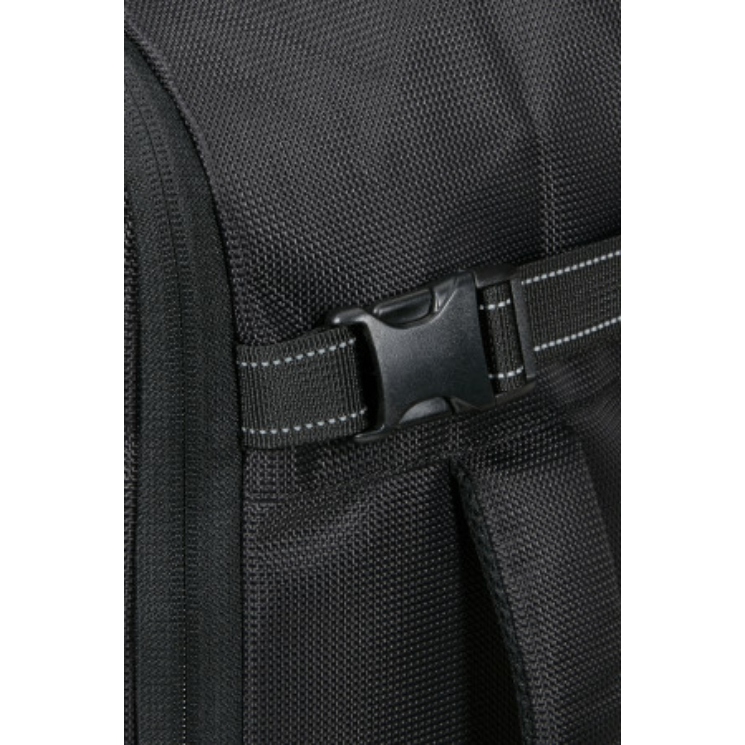 American Tourister WizzAir méretű fedélzeti táska 45x36x20 cm TAKE2CABIN PRO