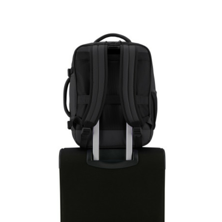 American Tourister Lapotptartós WizzAir méretű fekete fedélzeti táska 40x30x20 cm TAKE2CABIN