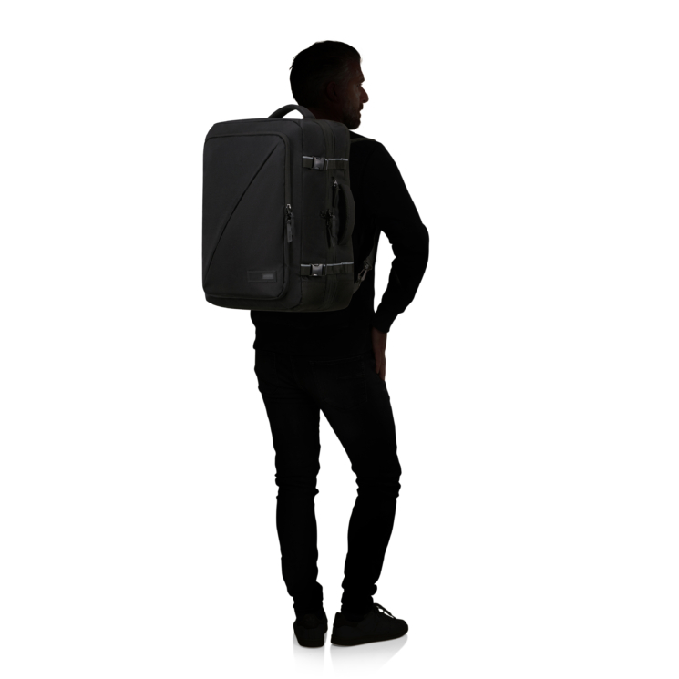 Többfunkciós American Tourister TAKE2CABIN WizzAir-Ryanair méret 55x40x20 cm 