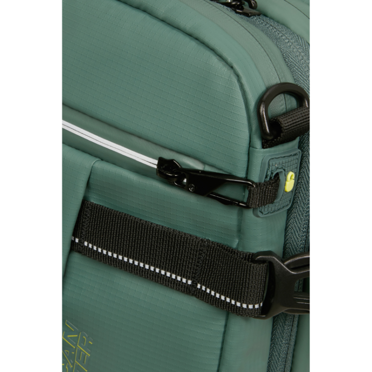 AMERICAN TOURISTER Fedélzeti táska Ryanair ingyenes méret 40 x 20 x 25 cm