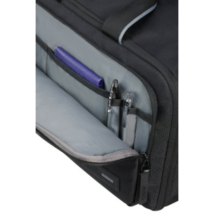 3 - Funkciós Fedélzeti táska  Fekete színben 40 x 25 x 20 American Tourister TAKE2CABIN